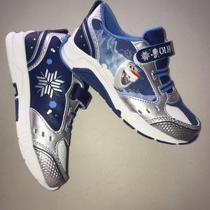 NWOT Toddler Boys 12 Olaf FROZEN light up sneakers